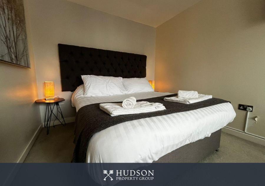 Central Townhouse With Parking Telford Ngoại thất bức ảnh