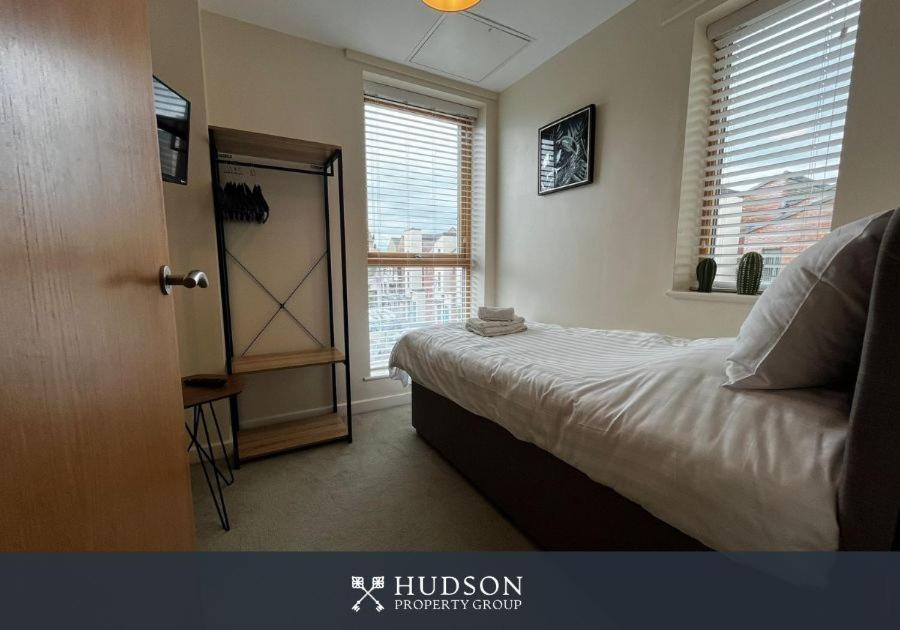 Central Townhouse With Parking Telford Ngoại thất bức ảnh
