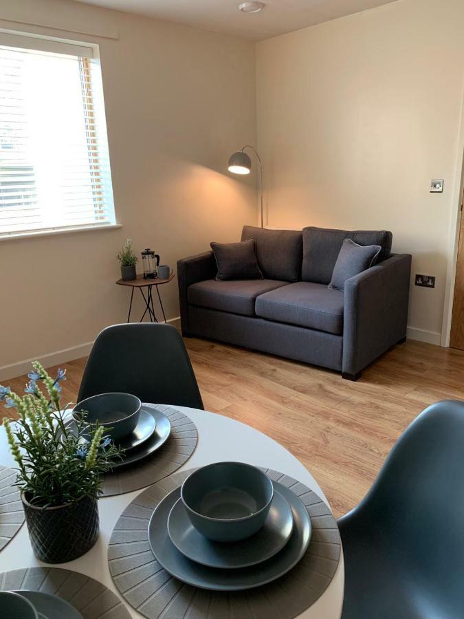Central Townhouse With Parking Telford Ngoại thất bức ảnh